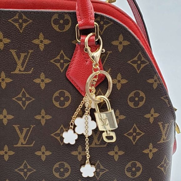 100% Auth Louis Vuitton Lock & Key with unbranded Bagcharm, Keycharm, Keychain - Picture 2 of 9